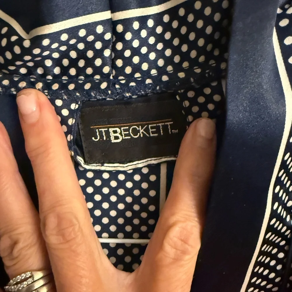 J.T. Beckett Vintage Striped Satin Robe – Size L